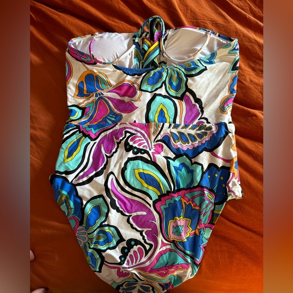 Trina Turk strapless one piece swim
NWOT size 12 - Picture 2 of 3